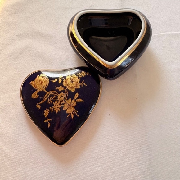 Vintage Limoges Rochard France Cobalt Blue & Gold Hand Painted Heart Box - Picture 3 of 10